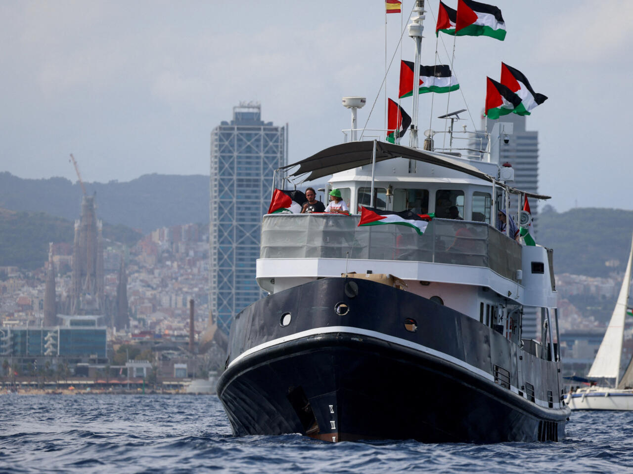 Cinco barcos de la Flotilla que salió hacia Gaza han tenido que regresar a Barcelona por “razones de seguridad”