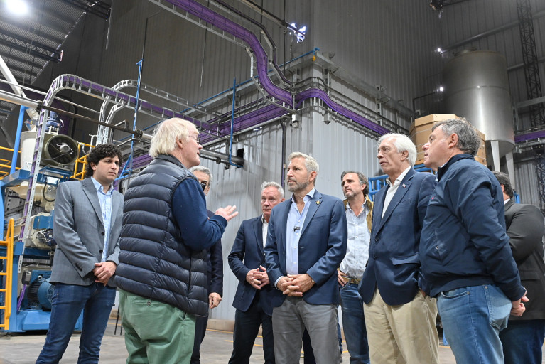 Frigerio anunció incentivos a la inversión, créditos verdes y una baja histórica de impuestos