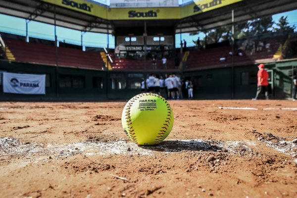 Proponen declarar patrimonio histórico el estadio mundialista de softbol de Paraná