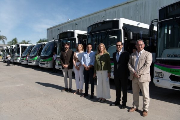 Presentaron la flota 0 km del Nuevo Sistema de Transporte Urbano de Pasajeros