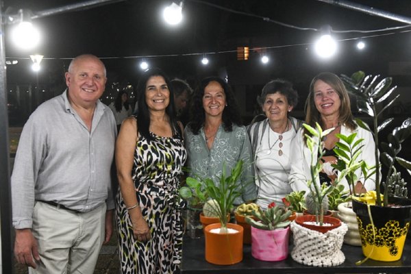 La vicegobernadora recorrió la Feria Navideña de Crespo