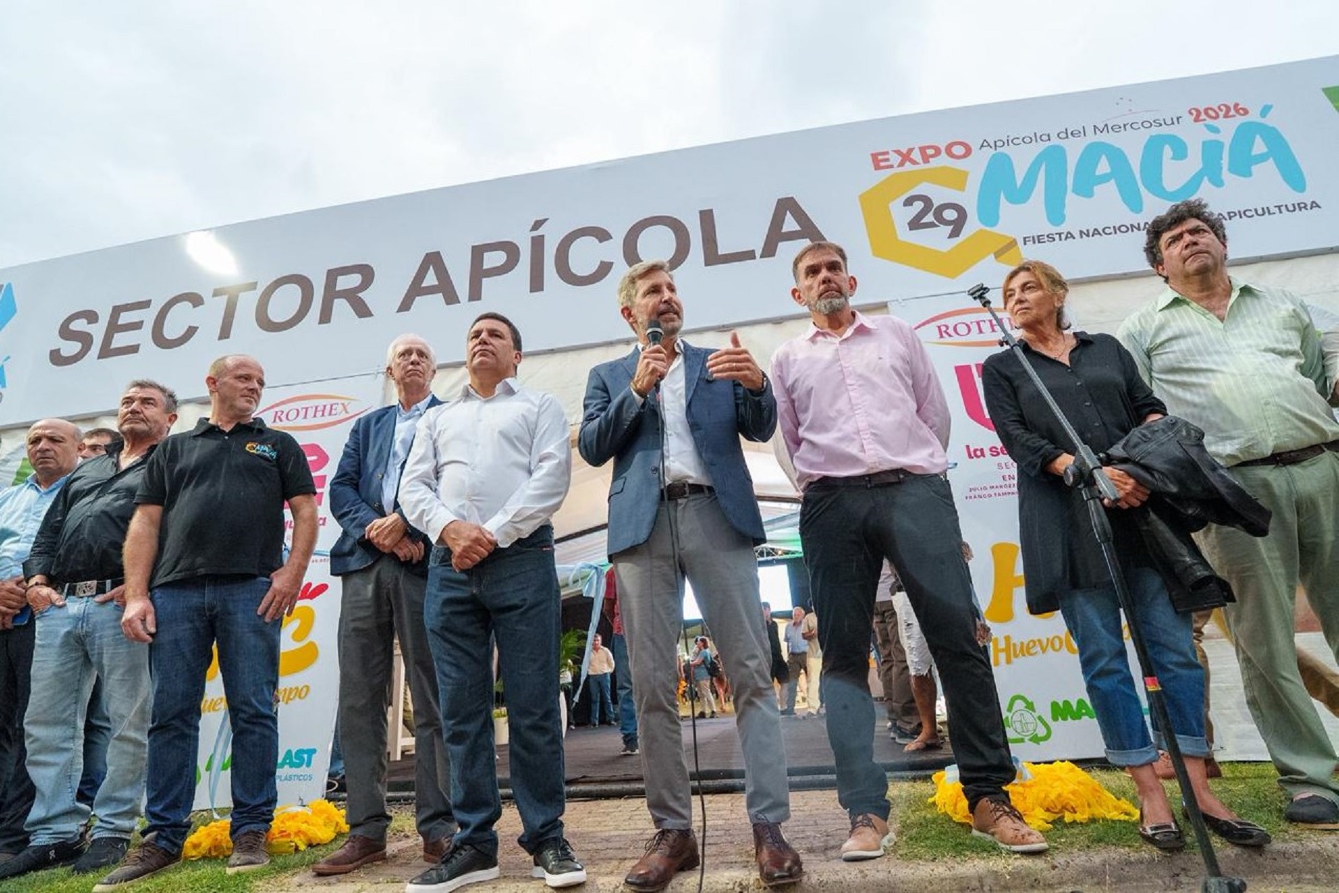 Con anuncio de créditos para el sector, se inauguró la 29ª Fiesta Nacional de la Apicultura en Maciá