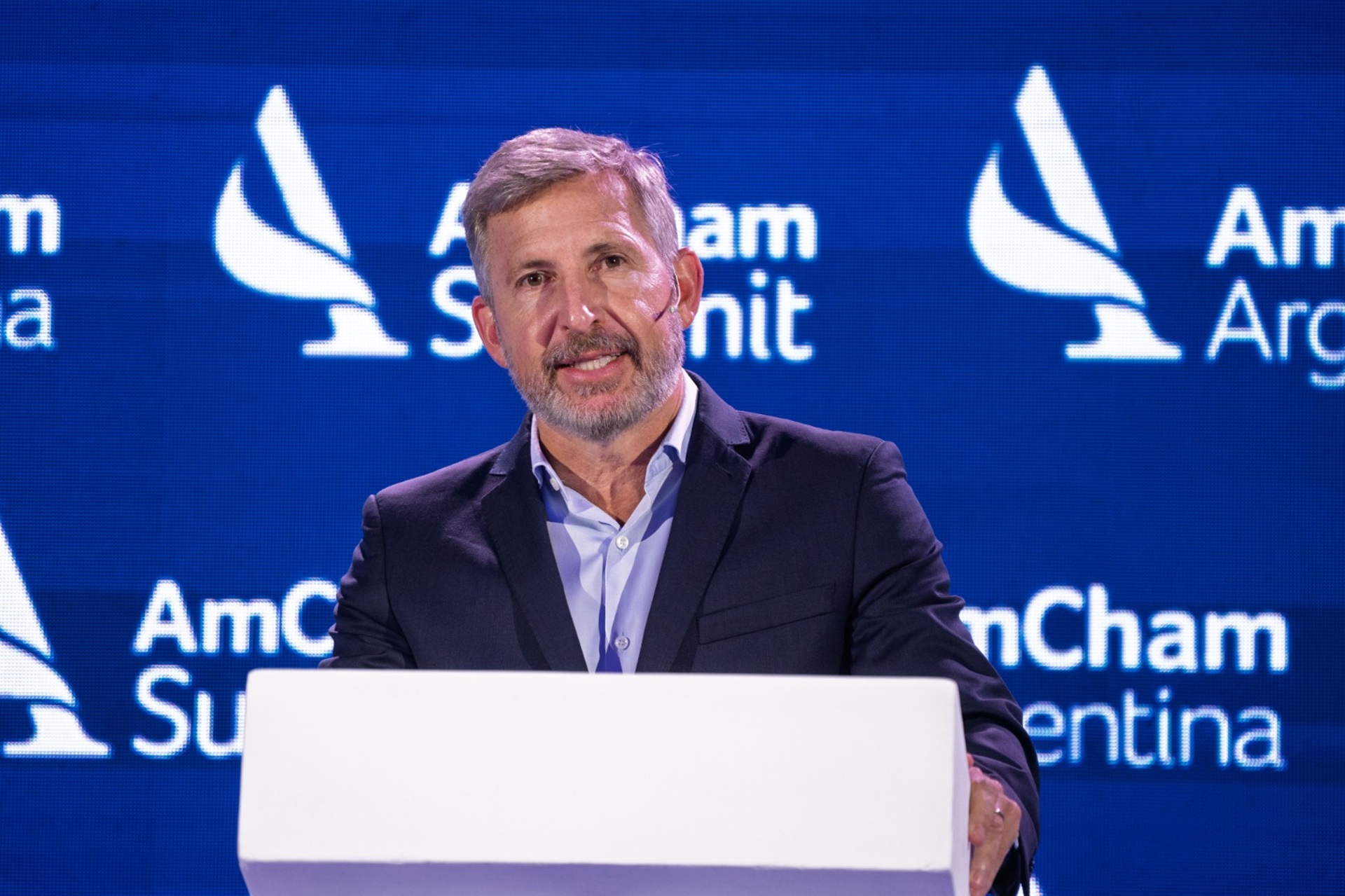 Frigerio expuso la visión estratégica de Entre Ríos en el debate federal de AmCham
